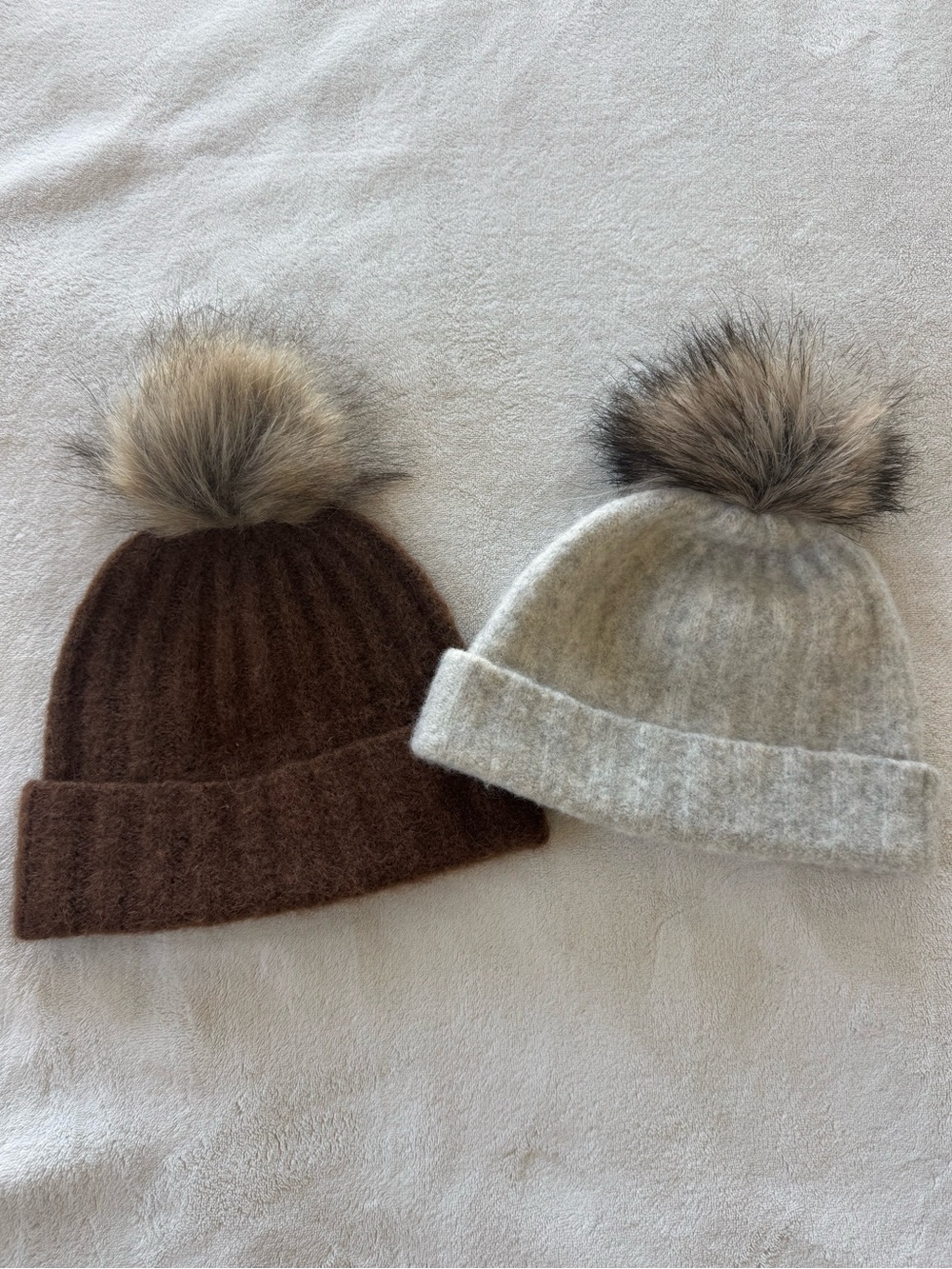 Aritzia 2 piece set wool beanie touque winter hats - Brown and Light Gray